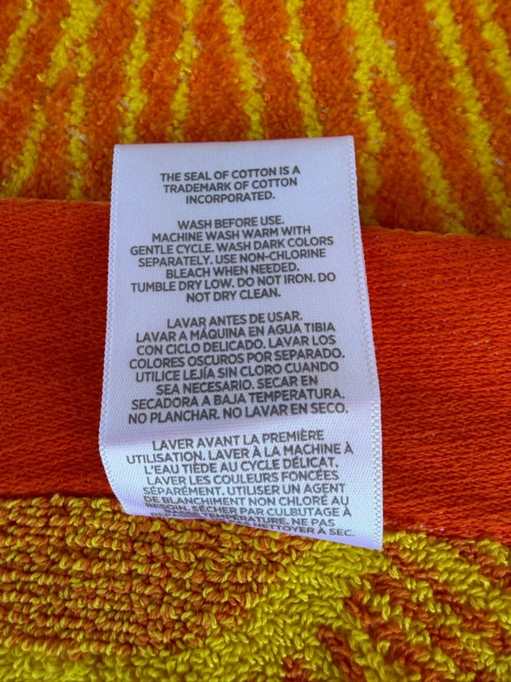 Costco Oversized Beach Towel Blazing Suns Orange Yellow 39x67 Soft 100% Cotton